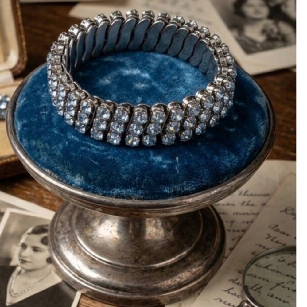 Vintage 1950s Blue Rhinestone Stretch Bracelet Silver Tone Glam